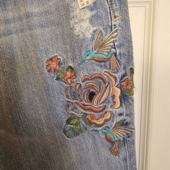 Miss Me Hummingbird Floral Embroidered Distressed Bootcut Marilyn Jean Bohemian - Picture 7 of 7